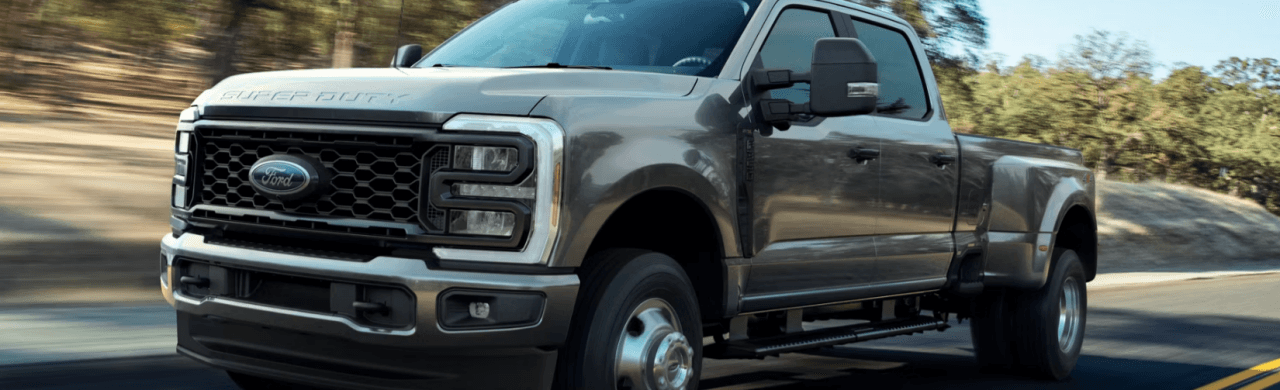 2026 Ford Super Duty Trim Guide: Should You Choose the F-250 or F-350 Work Truck?